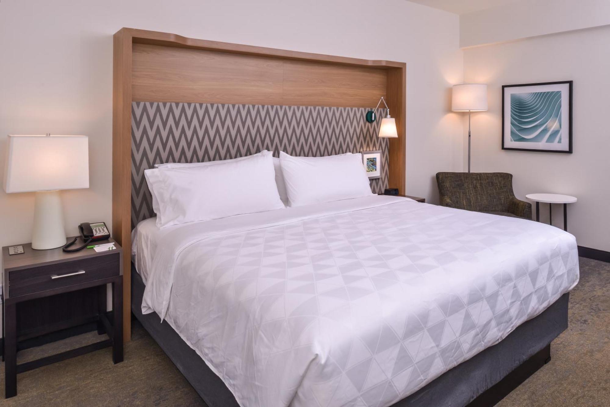 Holiday Inn Detroit Northwest - Livonia By Ihg Exterior photo
