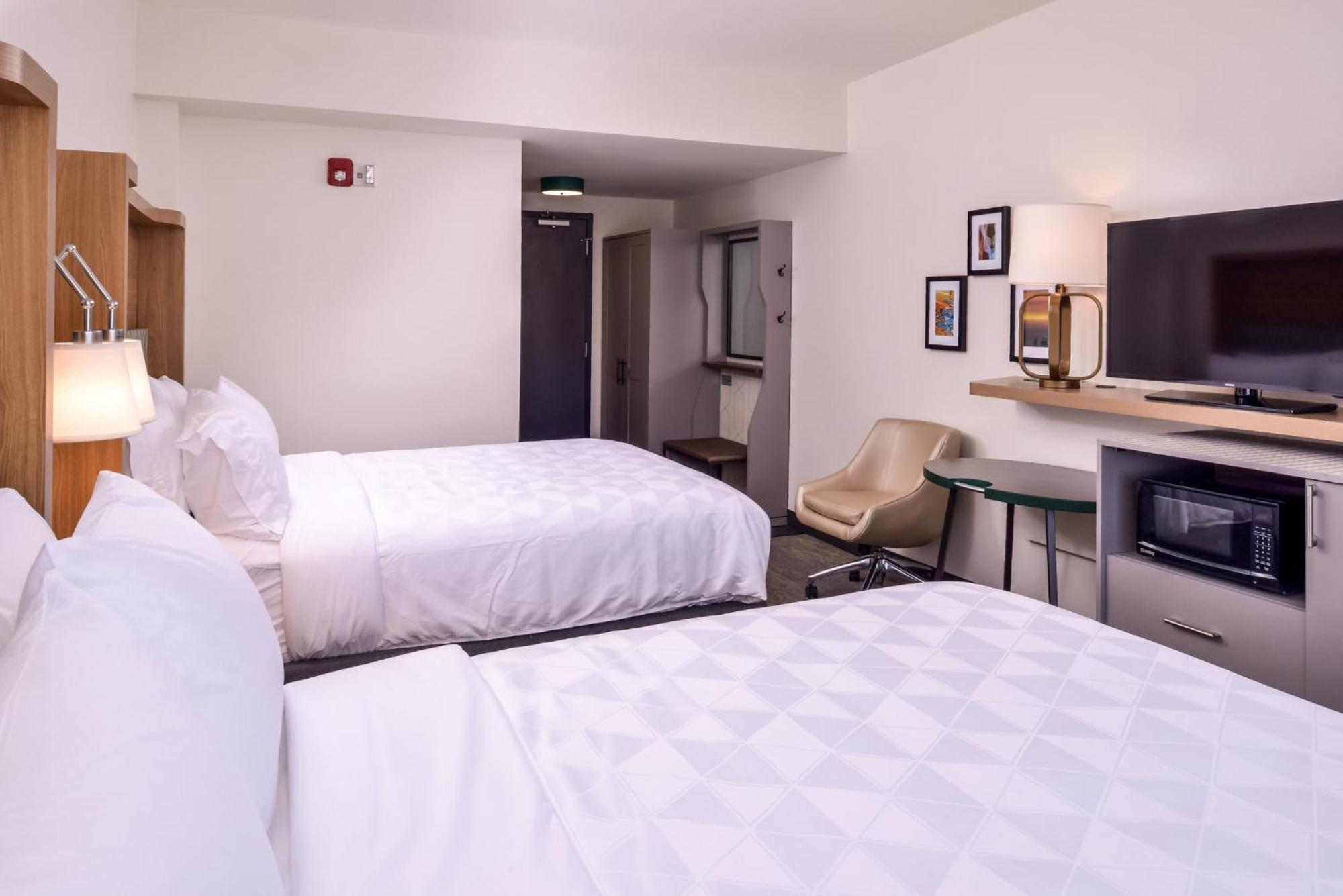 Holiday Inn Detroit Northwest - Livonia By Ihg Exterior photo